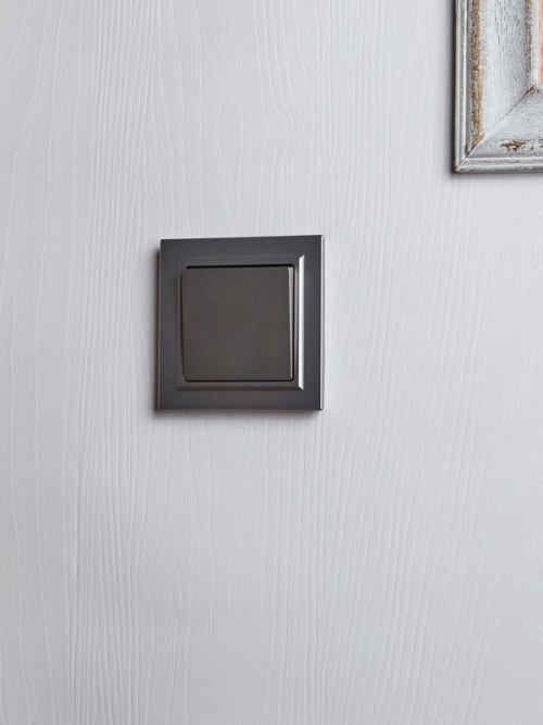 Выключатель проходной 1-кл. СП BRITE ВС10-1-6-БрС 10А сталь IEK BR-V12-0-10-K46 BR-V12-0-10-K46