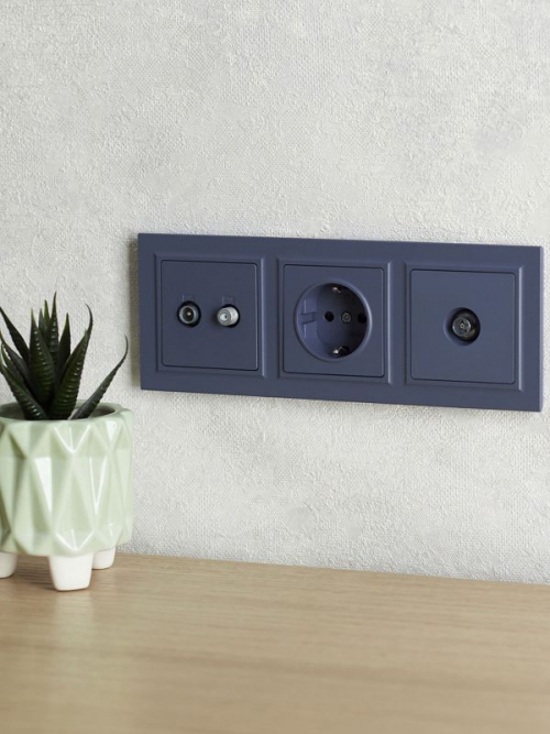 Рамка 3-м BRITE РУ-3-БрМ маренго IEK BR-M32-K35 BR-M32-K35