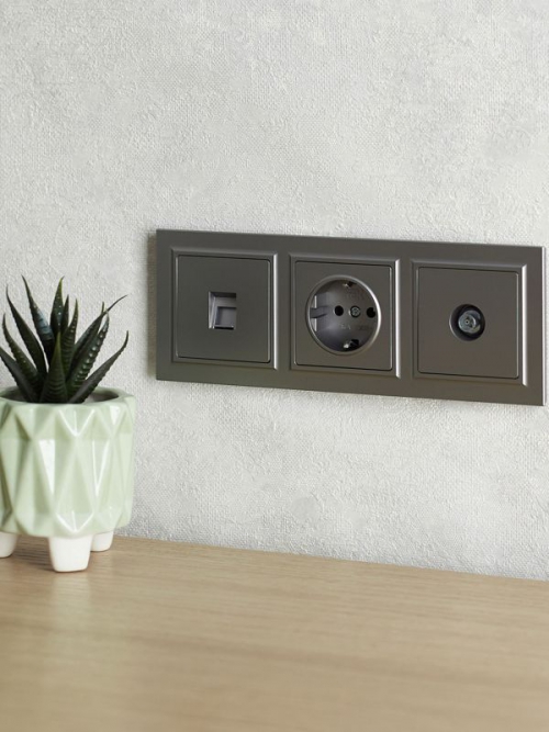 Рамка 3-м BRITE РУ-3-БрС сталь IEK BR-M32-K46 BR-M32-K46