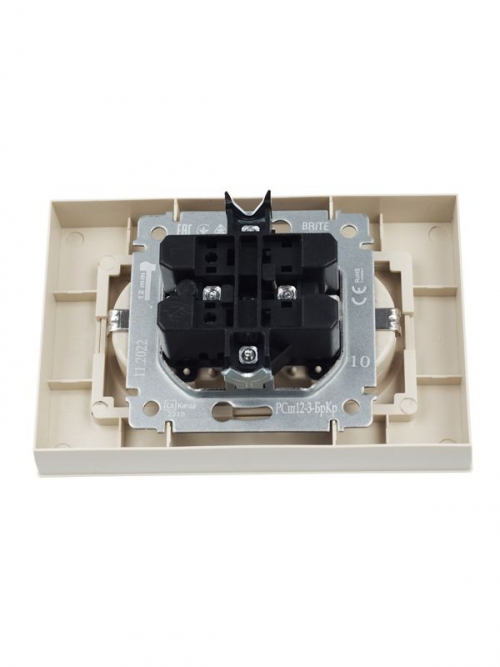 Розетка 2-м СП BRITE РСш12-3-БрКр 16А в сборе с заземл. защ. шторки беж. IEK BR-R24-16-K10-F BR-R24-16-K10-F