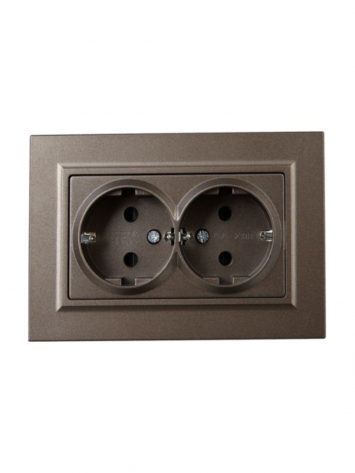 Розетка 2-м СП BRITE РСш12-3-БрТБ 16А в сборе с заземл. защ. шторки бронза IEK BR-R24-16-K45-F BR-R24-16-K45-F