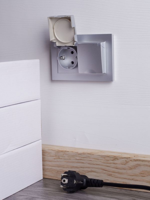 Розетка 2-м СП BRITE РСбш12-3-44-БрА 16А в сборе IP44 с крышкой алюм. IEK BR-R26-16-44-K47-F BR-R26-16-44-K47-F