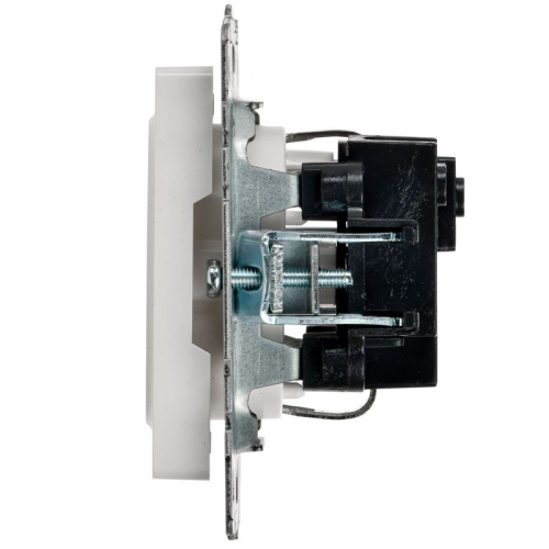 Розетка BRITE РС14-1-0-БрБ 16А с заземл. защ. шторки бел. IEK BR-R14-16-K01 BR-R14-16-K01