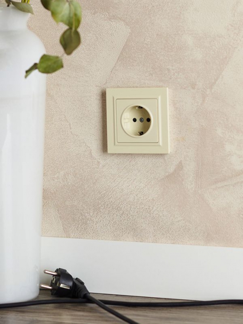 Розетка BRITE РС14-1-0-БрКр 16А с заземл. защ. шторки беж. IEK BR-R14-16-K10 BR-R14-16-K10