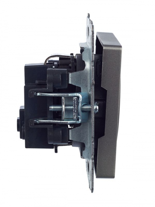 Розетка 1-м СП BRITE РС14-1-0-БрС 16А с заземл. защ. шторки сталь IEK BR-R14-16-K46 BR-R14-16-K46