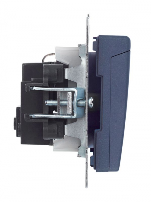 Розетка BRITE РСбш10-3-БрМ 16А IP20 с заземл. защ. шторки с крышкой маренго IEK BR-R16-16-K35 BR-R16-16-K35