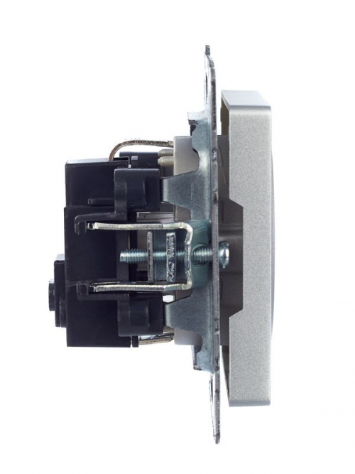 Розетка BRITE РС11-1-0-БрА 16А с заземл. без защ. шторки алюм. IEK BR-R11-16-K47 BR-R11-16-K47