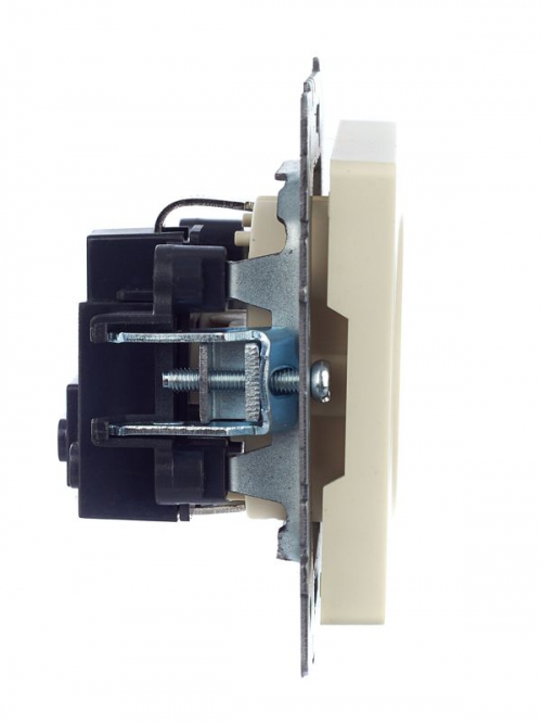 Розетка BRITE РС11-1-0-БрКр 16А с заземл. без защ. шторки беж. IEK BR-R11-16-K10 BR-R11-16-K10