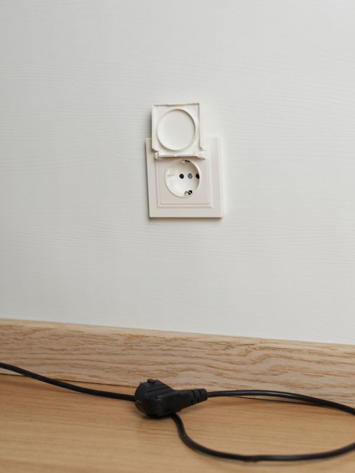 Розетка BRITE РСбш10-3-БрЖ 16А IP20 с заземл. защ. шторки с крышкой жемчуж. IEK BR-R16-16-K36 BR-R16-16-K36