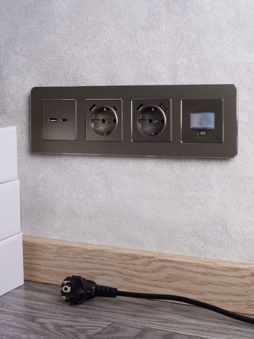 Розетка BRITE USB A+C 18Вт РЮ11-1-БрШ шампань IEK BR-U22-018-K37 BR-U22-018-K37