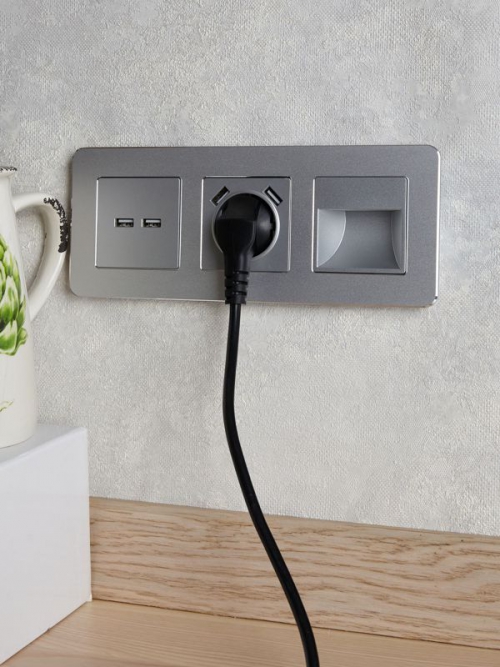 Розетка BRITE USB A+A 3.1А РЮ10-1-БрА алюм. IEK BR-U21-D31-K47 BR-U21-D31-K47