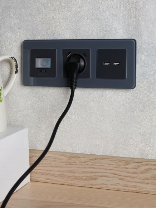 Розетка BRITE USB A+A 3.1А РЮ10-1-БрГ графит IEK BR-U21-D31-K53 BR-U21-D31-K53