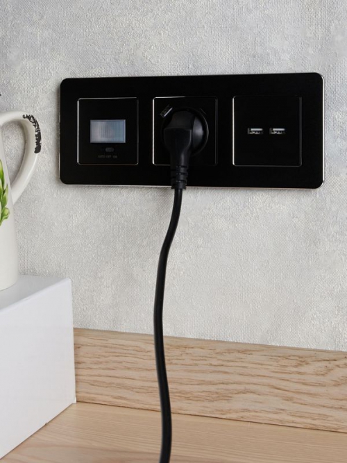 Розетка BRITE USB A+A 3.1А РЮ10-1-БрЧ черн. IEK BR-U21-D31-K02 BR-U21-D31-K02