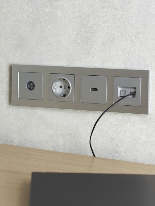 Рамка 4-м BRITE РУ-4-1-БрА металл алюм. IEK BR-M42-M-K47 BR-M42-M-K47