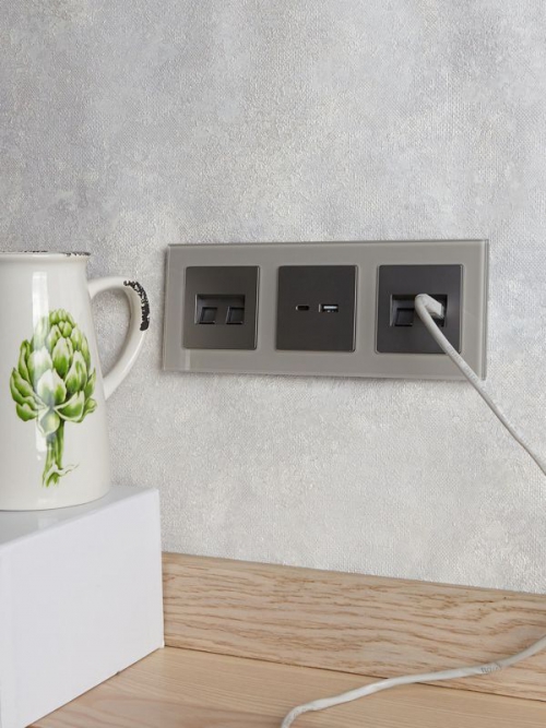 Рамка 3-м BRITE РУ-3-2-БрД стекло дым. IEK BR-M32-G-K30 BR-M32-G-K30