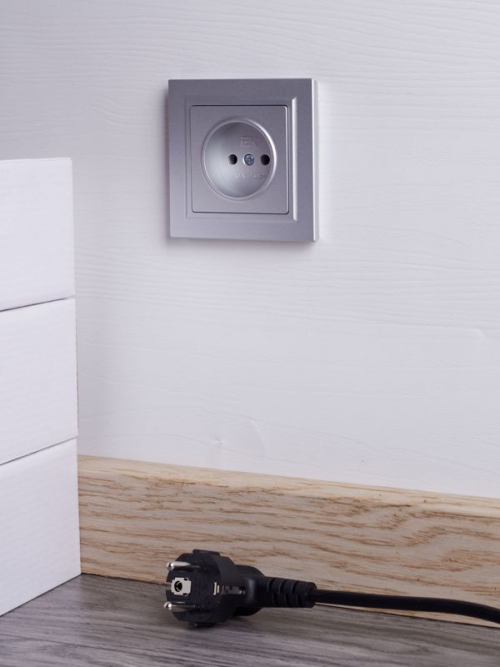 Розетка СП BRITE РСР10-1-0-БрА 10А в сборе без заземл. без защ. шторок алюм. IEK BR-R10-10-K47-F BR-R10-10-K47-F