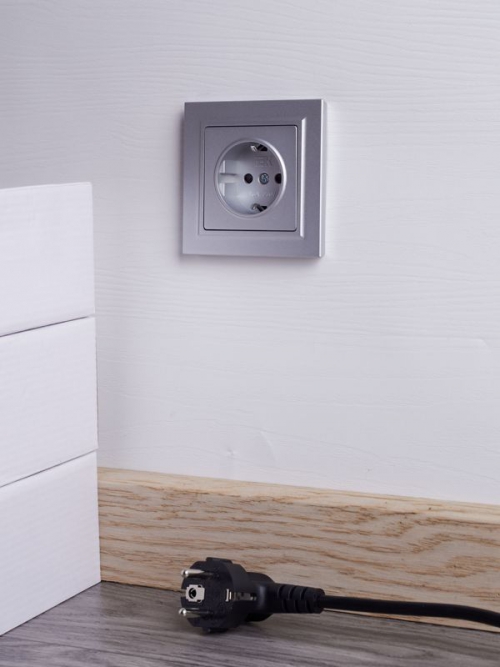 Розетка СП BRITE РСР14-1-0-БрА 16А в сборе с заземл. защ. шторки алюм. IEK BR-R14-16-K47-F BR-R14-16-K47-F