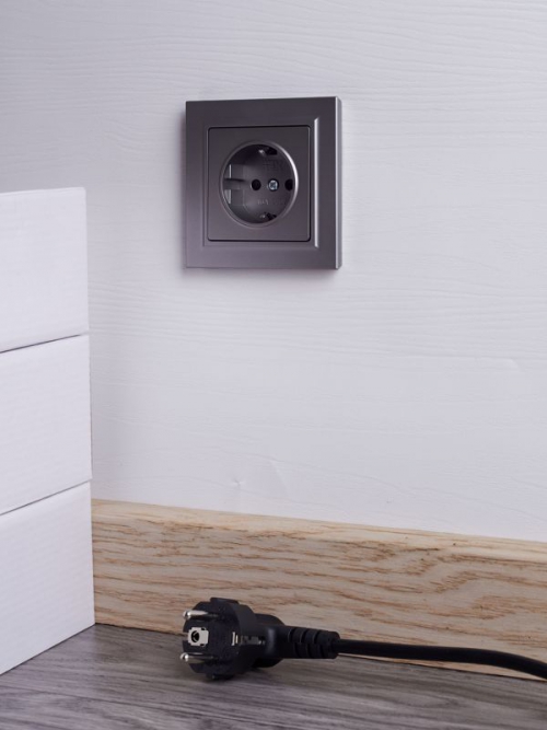 Розетка СП BRITE РСР14-1-0-БрС 16А в сборе с заземл. защ. шторки сталь IEK BR-R14-16-K46-F BR-R14-16-K46-F