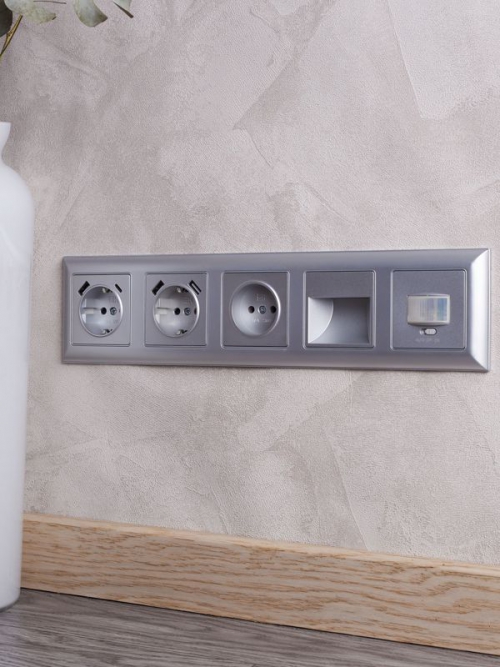 Рамка 5-м BRITE РУ-5-Бр алюм./алюм. IEK BR-M52-12-K47 BR-M52-12-K47