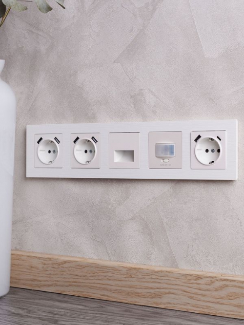 Рамка 5-м BRITE РУ-5-Бр бел. рифленый IEK BR-M52-51-K01 BR-M52-51-K01