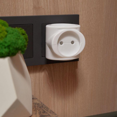 Разветвитель 3-м 6А IP20 220В биметал. бел. Rexant 11-1064 11-1064