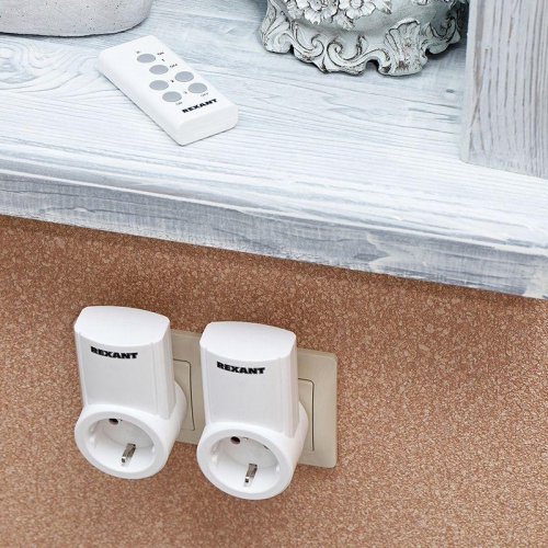 Розетка радиоуправляемая с пультом RX-002 (один пульт две розетки) Rexant 10-6025 окт.25