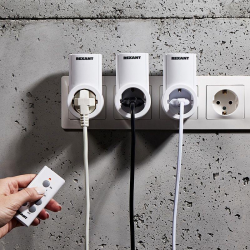 Розетка радиоуправляемая с пультом RX-003 (один пульт три розетки) Rexant 10-6030 окт.30