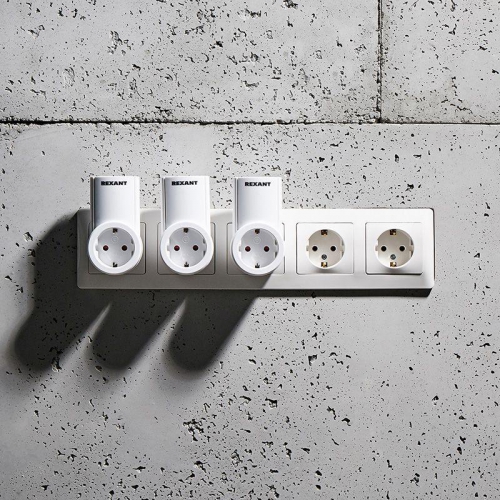 Розетка радиоуправляемая с пультом RX-003 (один пульт три розетки) Rexant 10-6030 окт.30