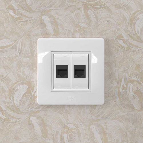 Розетка компьютерная 1-м СП 1мод. Brava RJ45 кат.5E разъем Hyperline бел. DKC 76654B 76654B