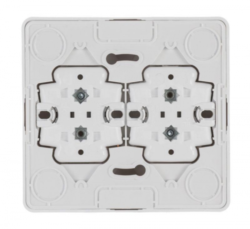 Розетка 4-м ОП Этюд 16А IP20 250В без с заземл. без защ. шторок бел. SE PA16-205B PA16-205B