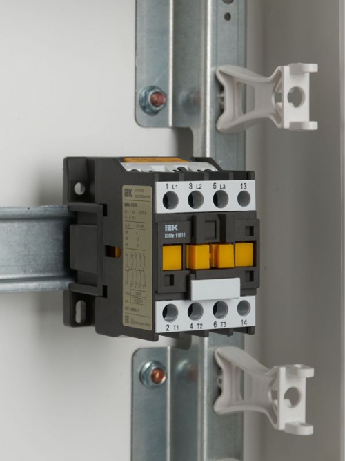 Контактор КМИе-11810 18А 230В/АС3 1НО GENERICA KKME11-018-230-10 KKME11-018-230-10