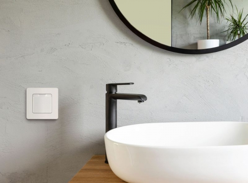 Розетка 1-м СП Inspiria 16А IP44 250В 2P+E защ. шторки с крышкой немецк. стандарт механизм бел. Leg 673740 673740