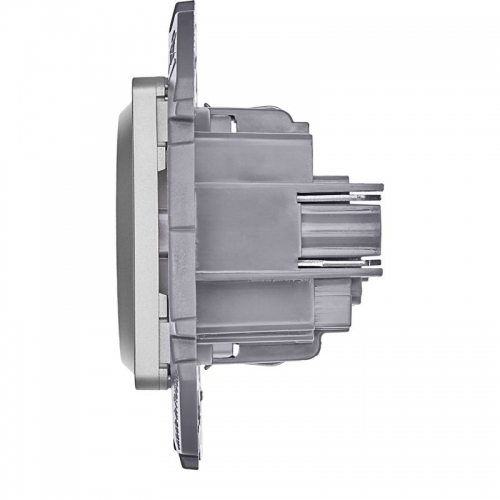 Розетка 1-м СП Inspiria 16А IP20 250В 2P+E защ. шторки немецк. стандарт механизм алюм. Leg 673732 673732