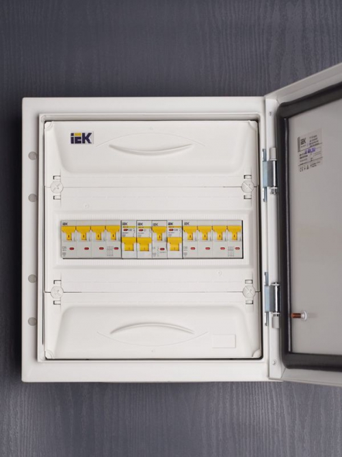Выключатель автоматический модульный 1п C 32А 4.5кА ВА47-29 ИЭК MVA20-1-032-C MVA20-1-032-C