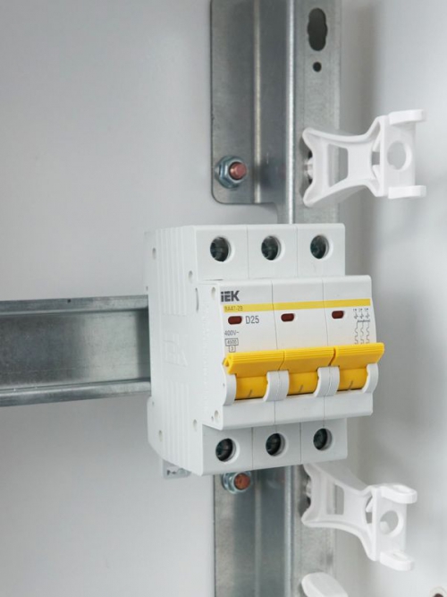 Выключатель автоматический модульный 3п D 25А 4.5кА ВА47-29 ИЭК MVA20-3-025-D MVA20-3-025-D