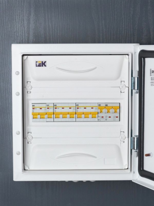 Выключатель автоматический модульный 3п D 40А 4.5кА ВА47-29 ИЭК MVA20-3-040-D MVA20-3-040-D