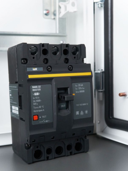 Выключатель автоматический 3п 63А 25кА ВА88-32 MASTER ИЭК SVA10-3-0063-02 SVA10-3-0063-02