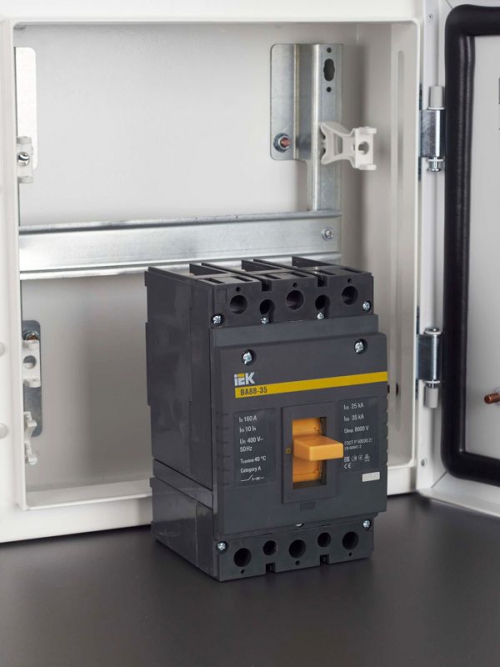 Выключатель автоматический 3п 160А 35кА ВА 88-35 ИЭК SVA30-3-0160 SVA30-3-0160