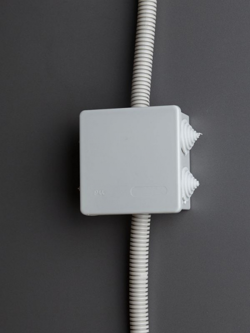 Коробка распаячная ОП 85х85х40 IP44 KM41235 (6 каб.ввод.) ИЭК UKO11-085-085-040-K41-44 UKO11-085-085-040-K41-44