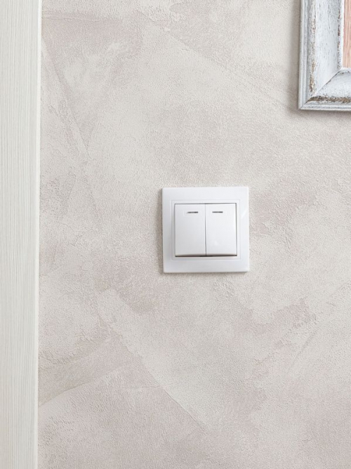 Выключатель 2-кл. СП КВАРТА с инд. 10А IP20 ВС10-2-1-КБ бел. ИЭК EVK21-K01-10-DM EVK21-K01-10-DM