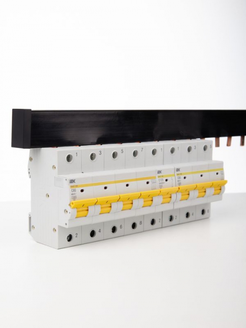 Шина соединительная PIN 3п 100А шаг 27мм (дл.1м) ИЭК YNS51-3-100 YNS51-3-100