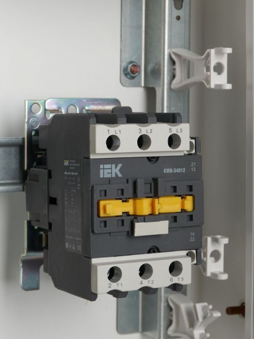 Контактор КМИ-34012 40А 400В 1НО;1НЗ IEK KKM31-040-400-11 KKM31-040-400-11