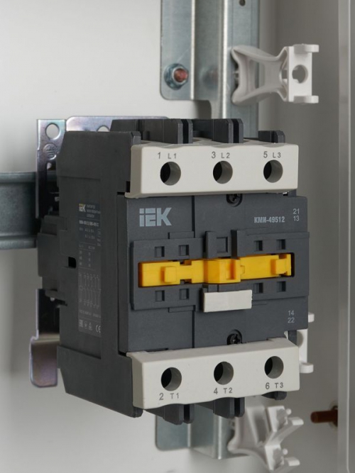 Контактор КМИ-49512 95А 400В 1НО;1НЗ IEK KKM41-095-400-11 KKM41-095-400-11