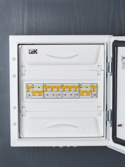 Выключатель автоматический модульный 3п C 50А 6кА ВА47-60M IEK MVA31-3-050-C MVA31-3-050-C