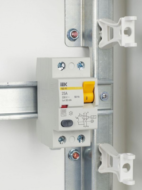 Выключатель дифф. тока (УЗО) 2п 25А 30мА тип AC ВД1-63 IEK MDV10-2-025-030 MDV10-2-025-030
