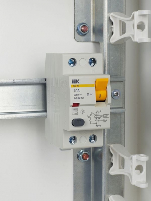 Выключатель дифф. тока (УЗО) 2п 40А 30мА тип AC ВД1-63 IEK MDV10-2-040-030 MDV10-2-040-030