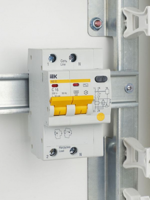 Выключатель авт. дифф. тока 2п C 16А 30мА тип AC 4.5кА АД-12 3.5мод. IEK MAD10-2-016-C-030 MAD10-2-016-C-030