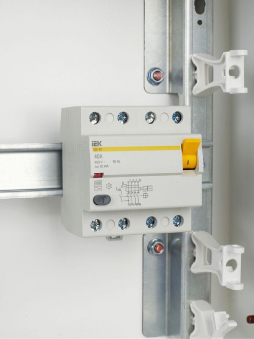 Выключатель дифф. тока (УЗО) 4п 40А 30мА тип AC ВД1-63 IEK MDV10-4-040-030 MDV10-4-040-030