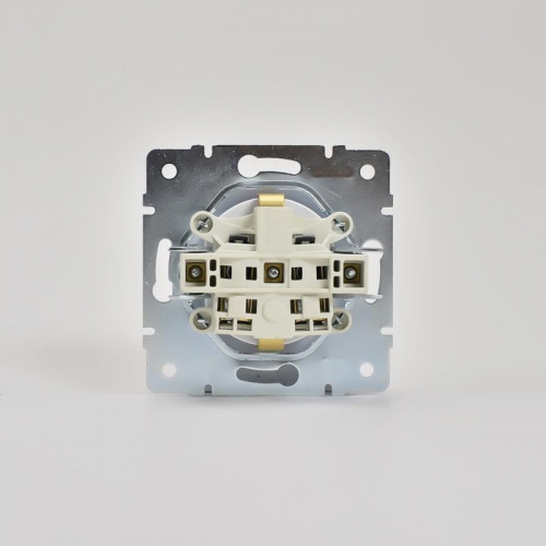 Механизм розетки 1-м СП Karina с заземл. термопласт бел. LEZARD 707-0288-122B 707-0288-122B