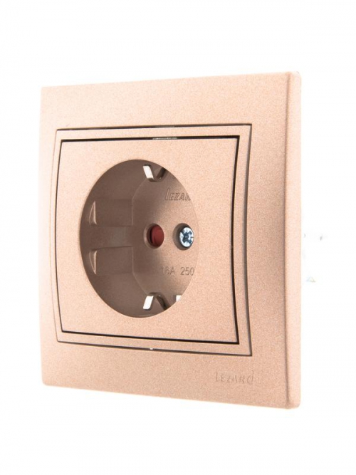 Розетка 1-м СП Mira 16А IP20 с заземл. защ. шторки со вставкой керамика свет. корич. перламутр. LEZARD 701-3131-124 701-3131-124
